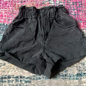 F21 Women’s Black Shorts!